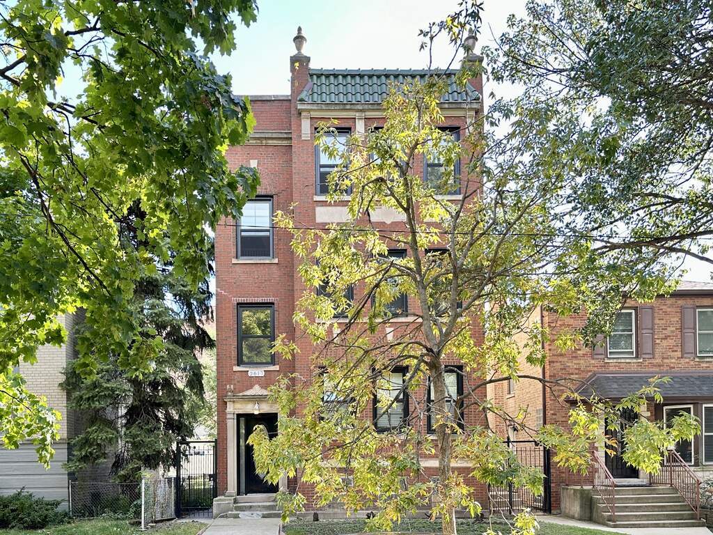 2617 W Rascher Avenue Unit: G