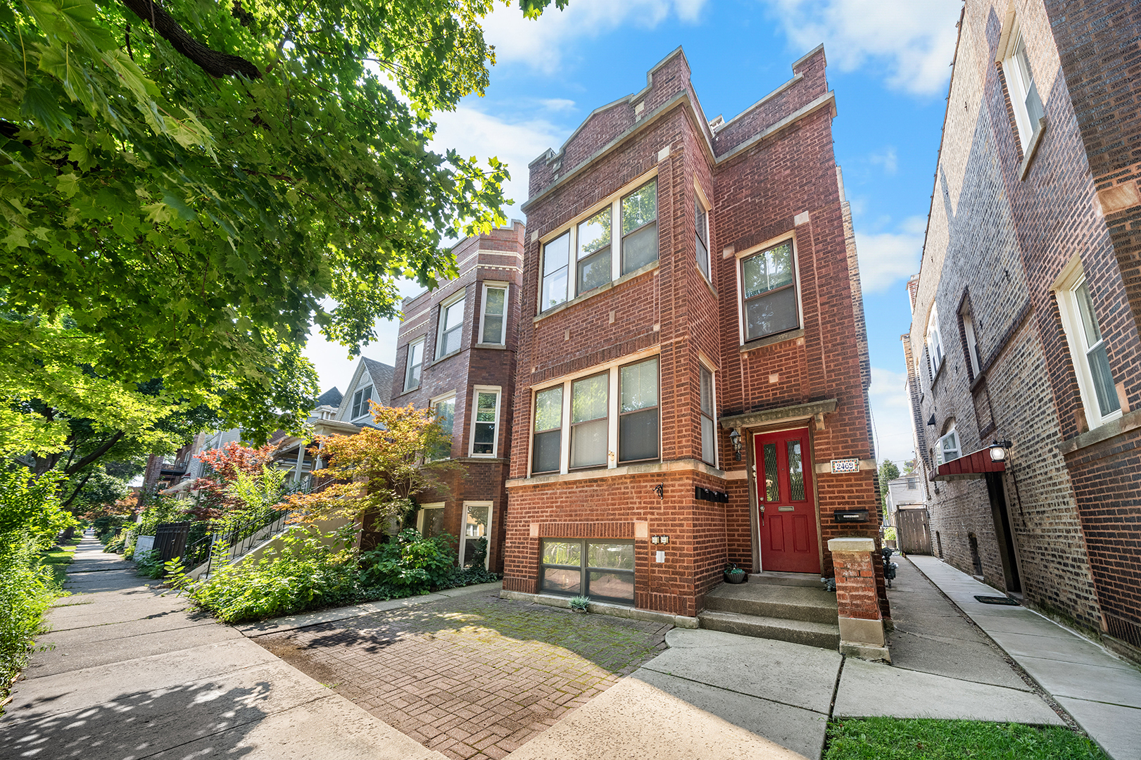 2469 W Pensacola Avenue