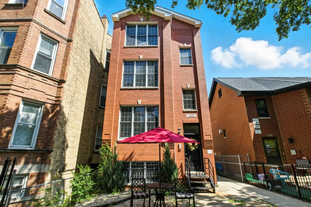 1343 N Leavitt Street Unit: 1