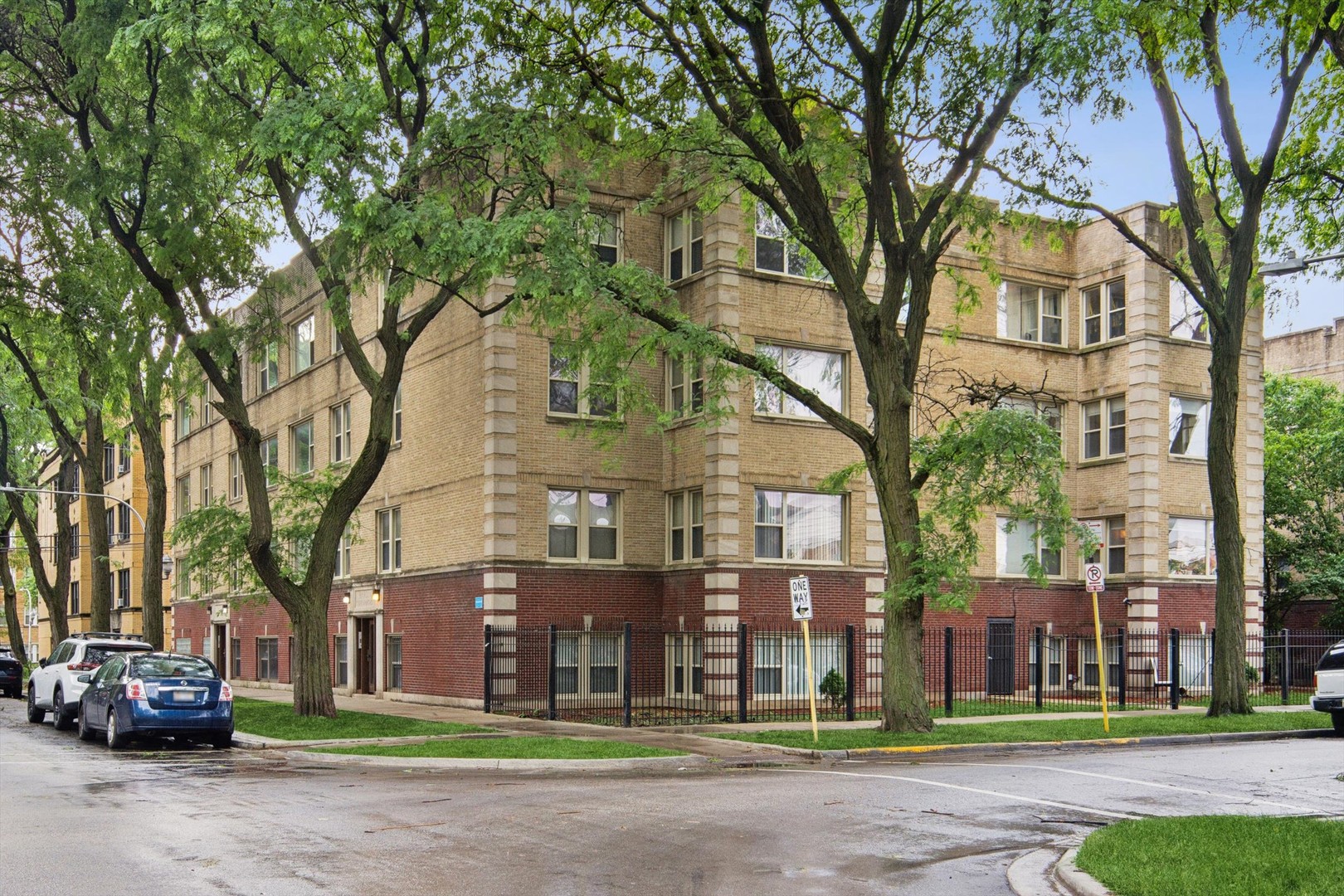3923 W Ainslie St,Unit 1E, Chicago, IL 60625