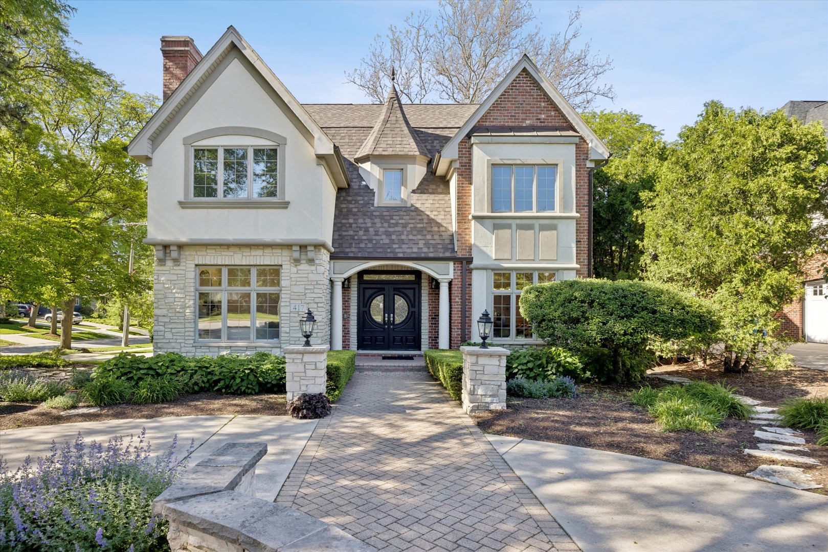 417 W 9th Street