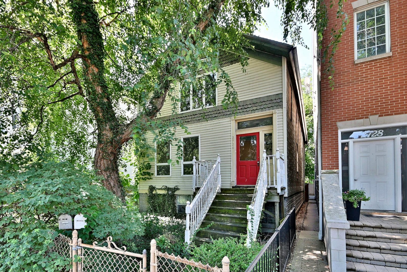 2724 N Racine Avenue Unit: 2