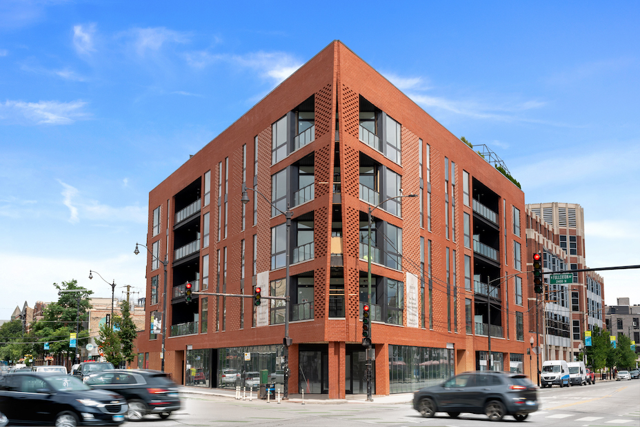 2411 N Lincoln Avenue Unit: 403