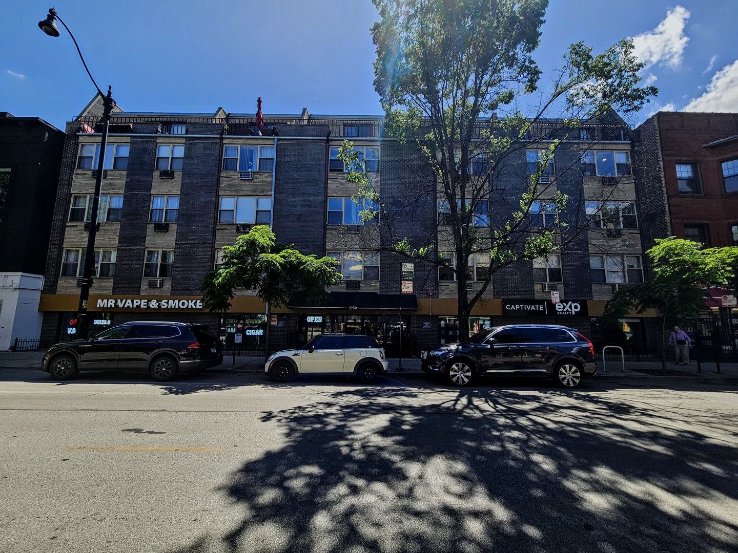 2250 N Lincoln Avenue Unit: 403