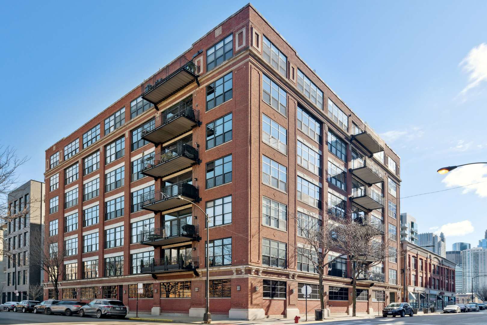 850 W Adams Street Unit: 4B