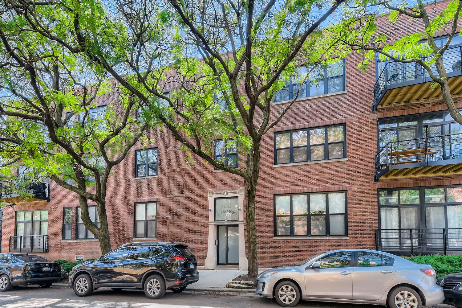 1670 N Claremont Avenue Unit: 302