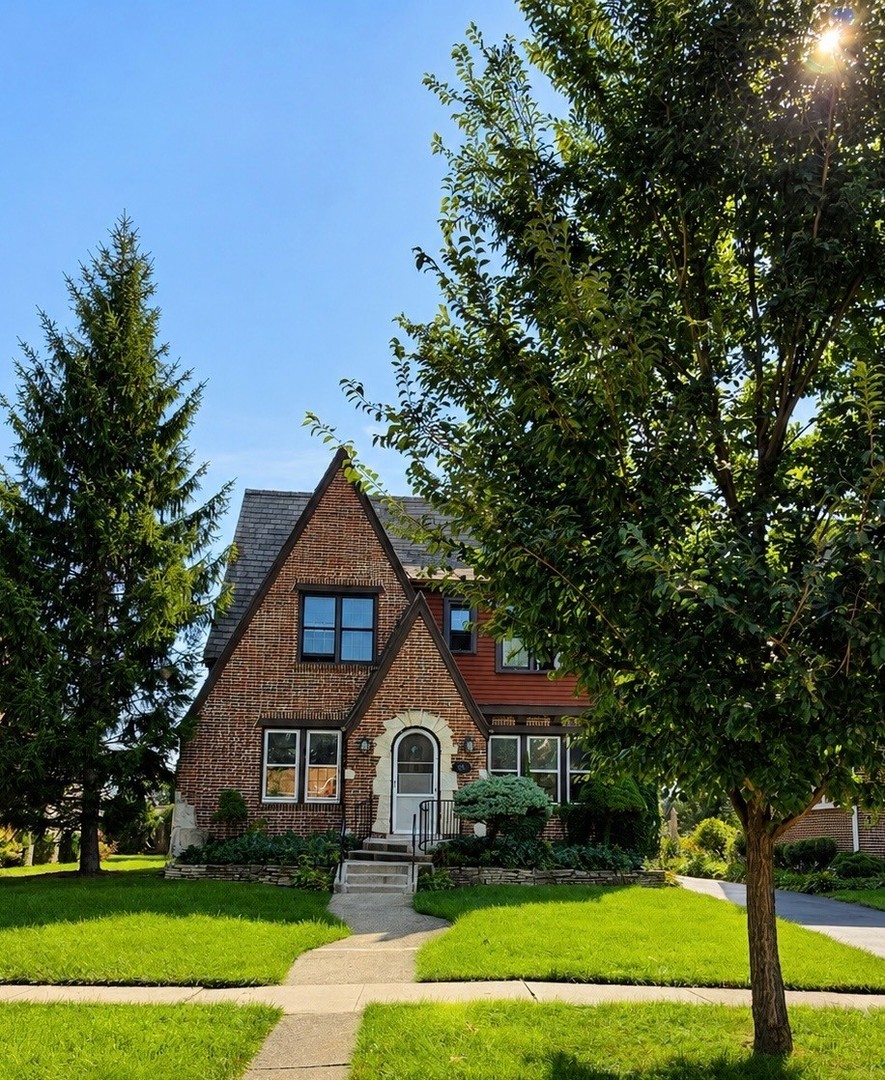 221 East Avenue