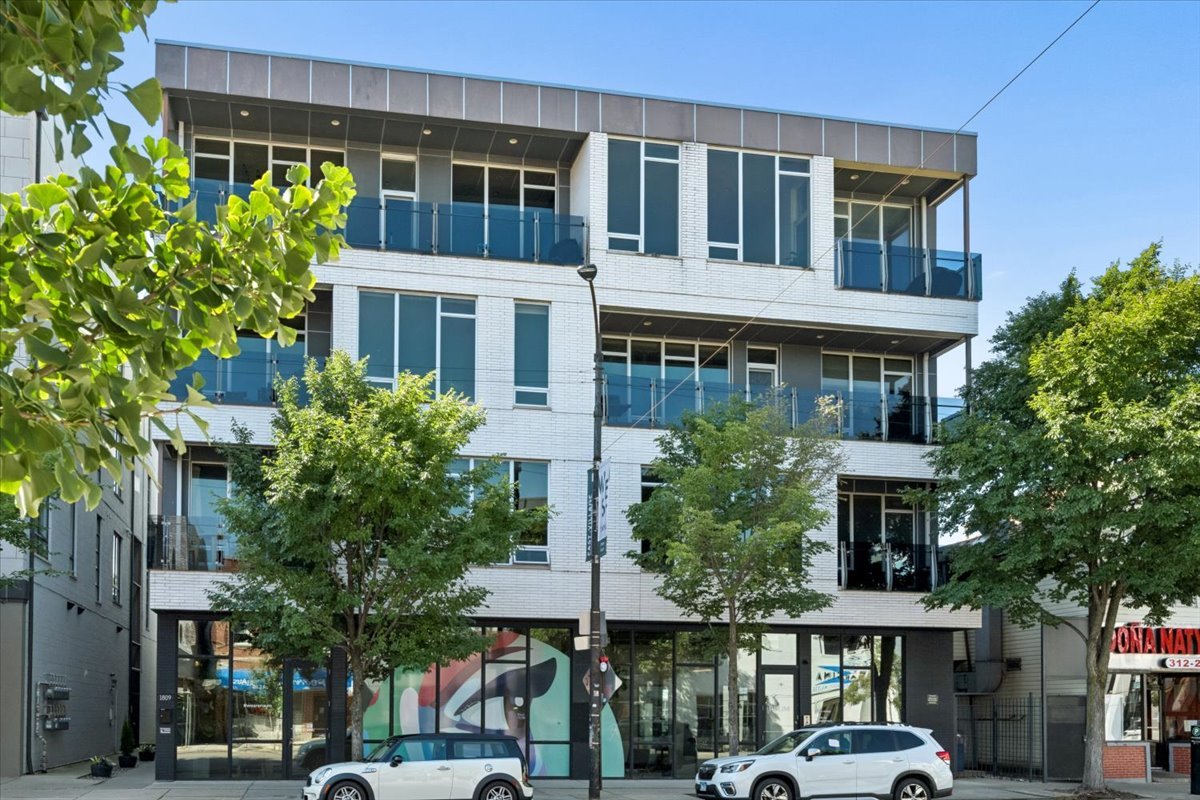 1809 W Chicago Avenue Unit: 4S