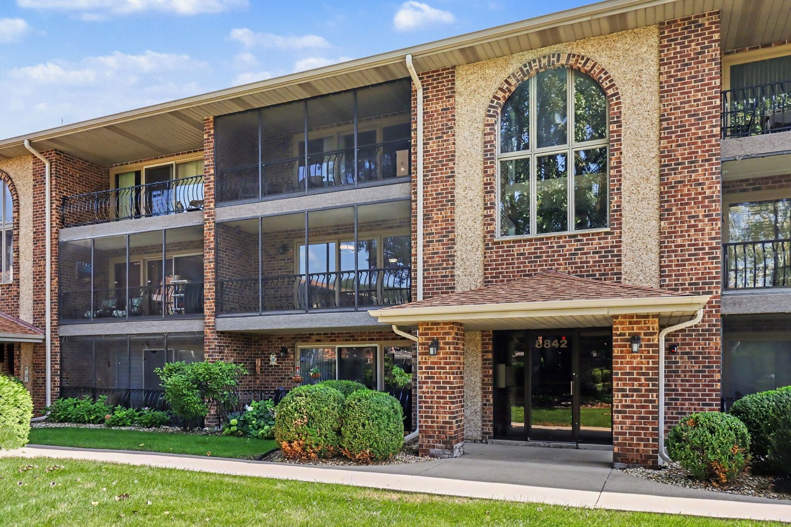 8842 W 140th Street Unit: 2B