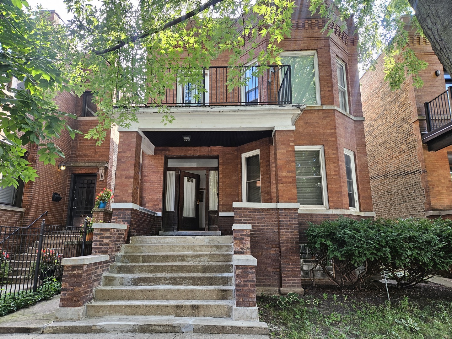 4519 N Artesian Avenue Unit: 2
