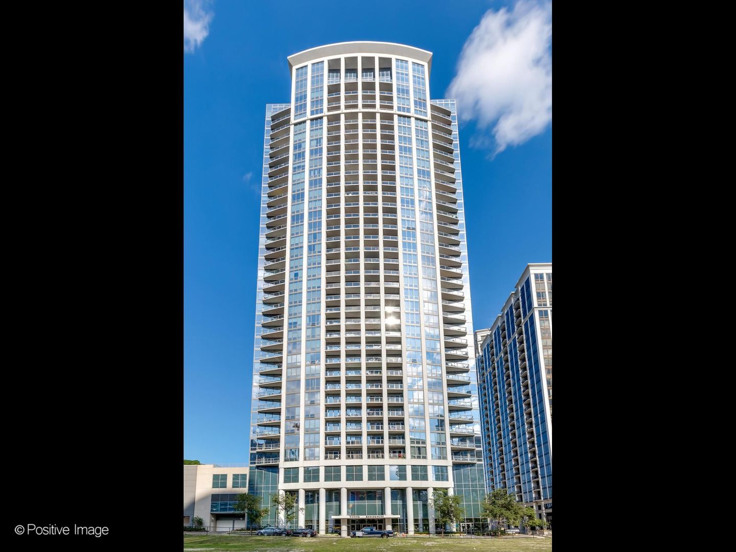1235 S Prairie Avenue Unit: 1404