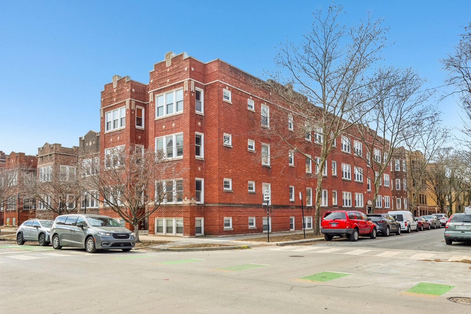 2609 W GUNNISON Street Unit: 3