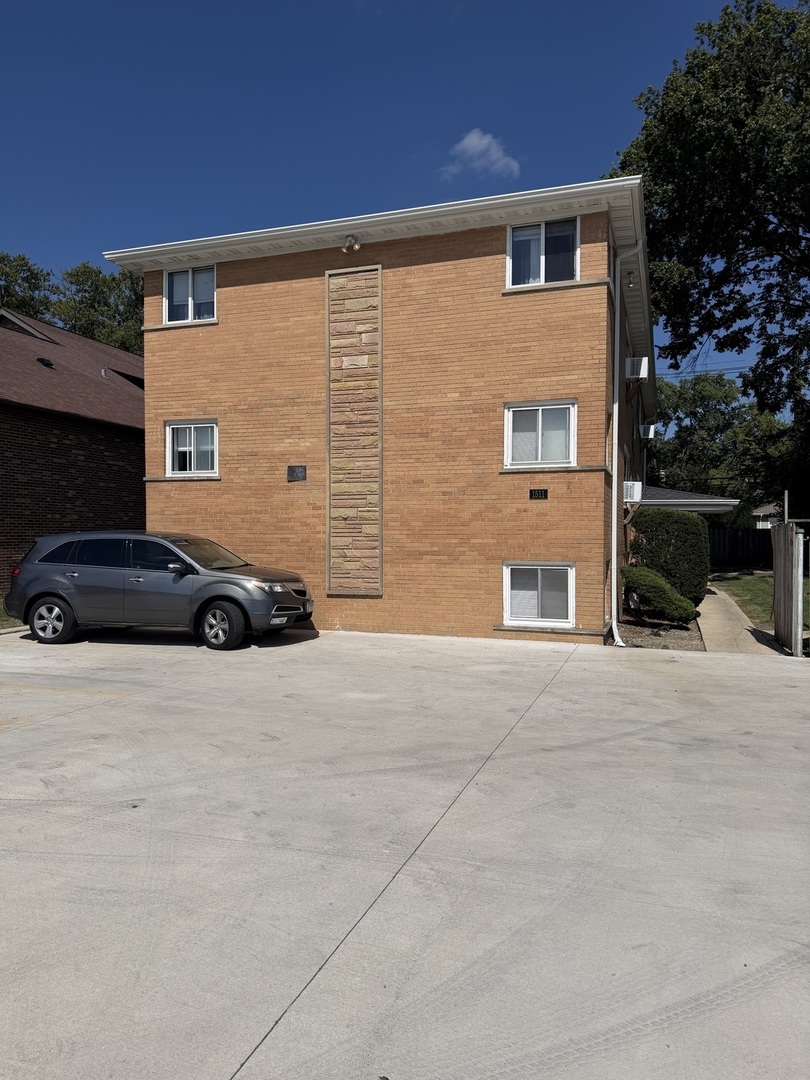 1511 E Roosevelt Road Unit: 1