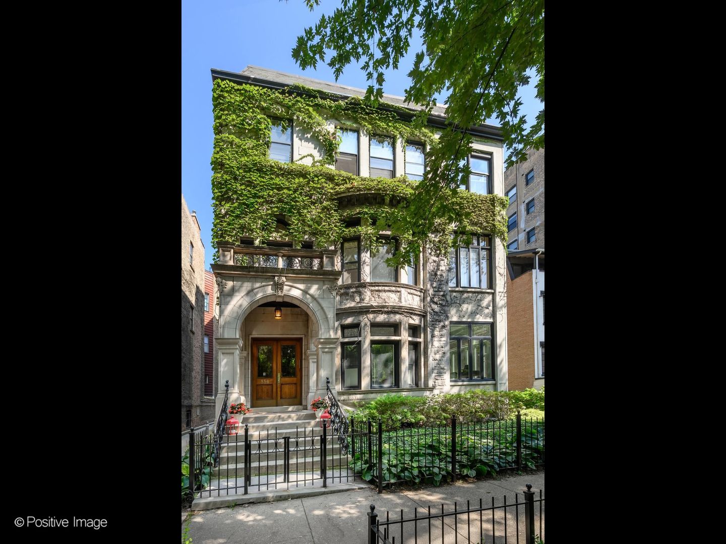 556 W Arlington Place Unit: 3