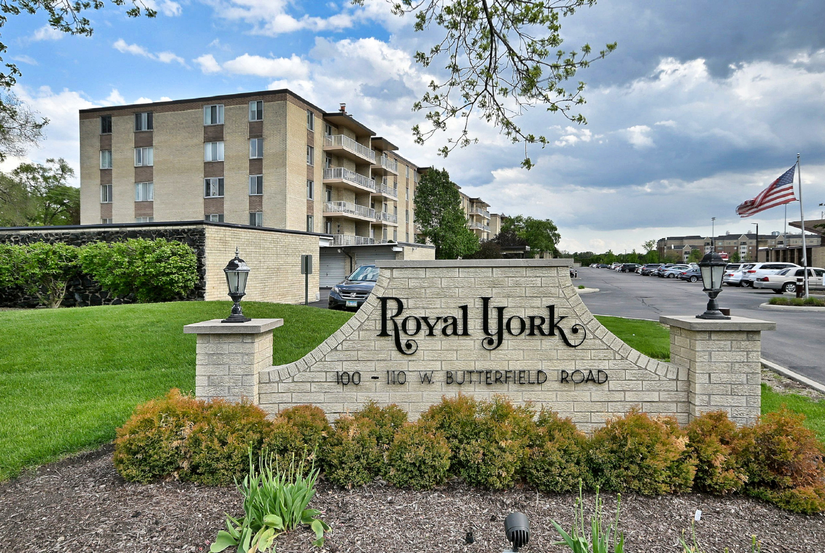110 W Butterfield Road Unit: 309S