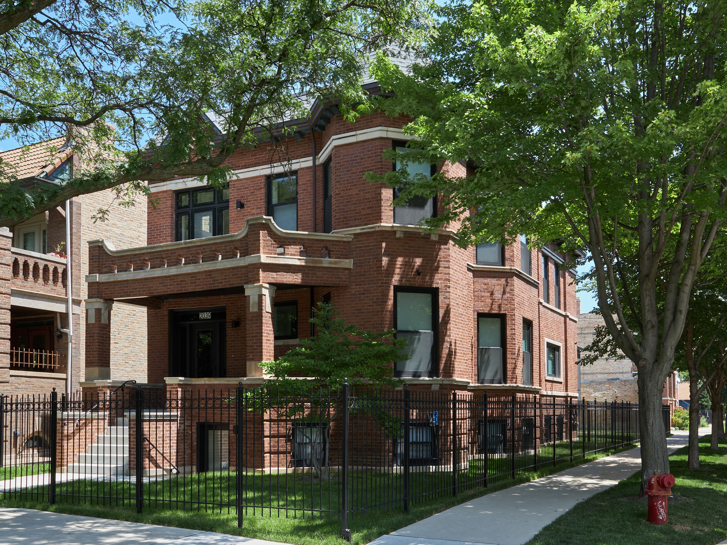 2039 N Humboldt Boulevard