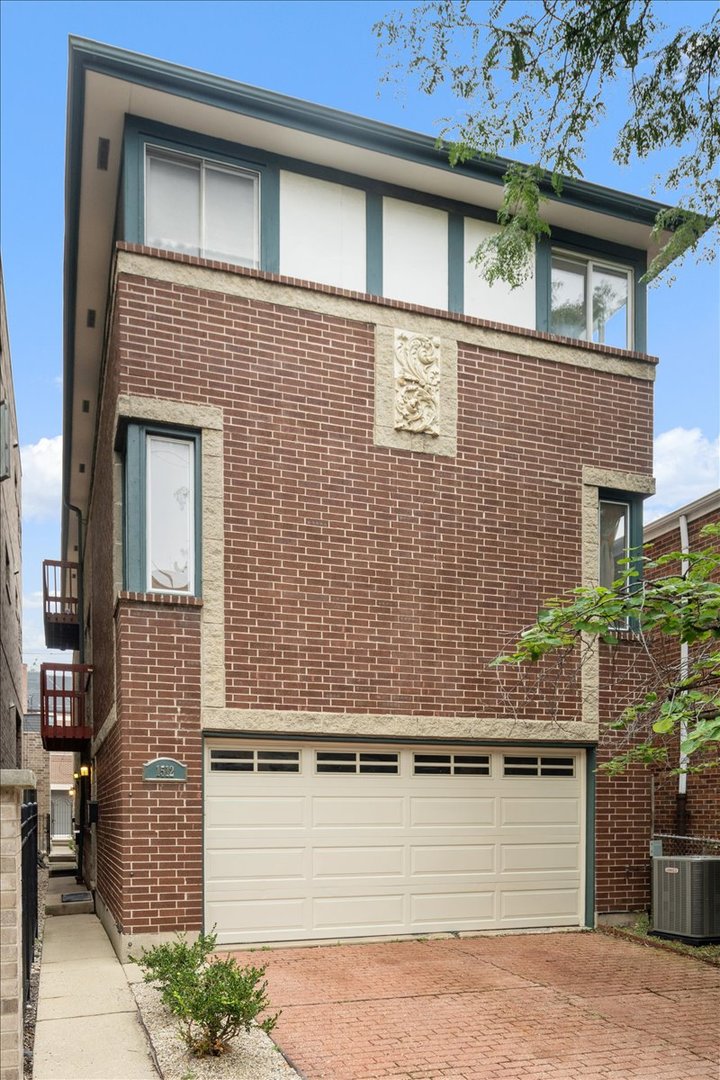 1512 W DIVERSEY Parkway Unit: A