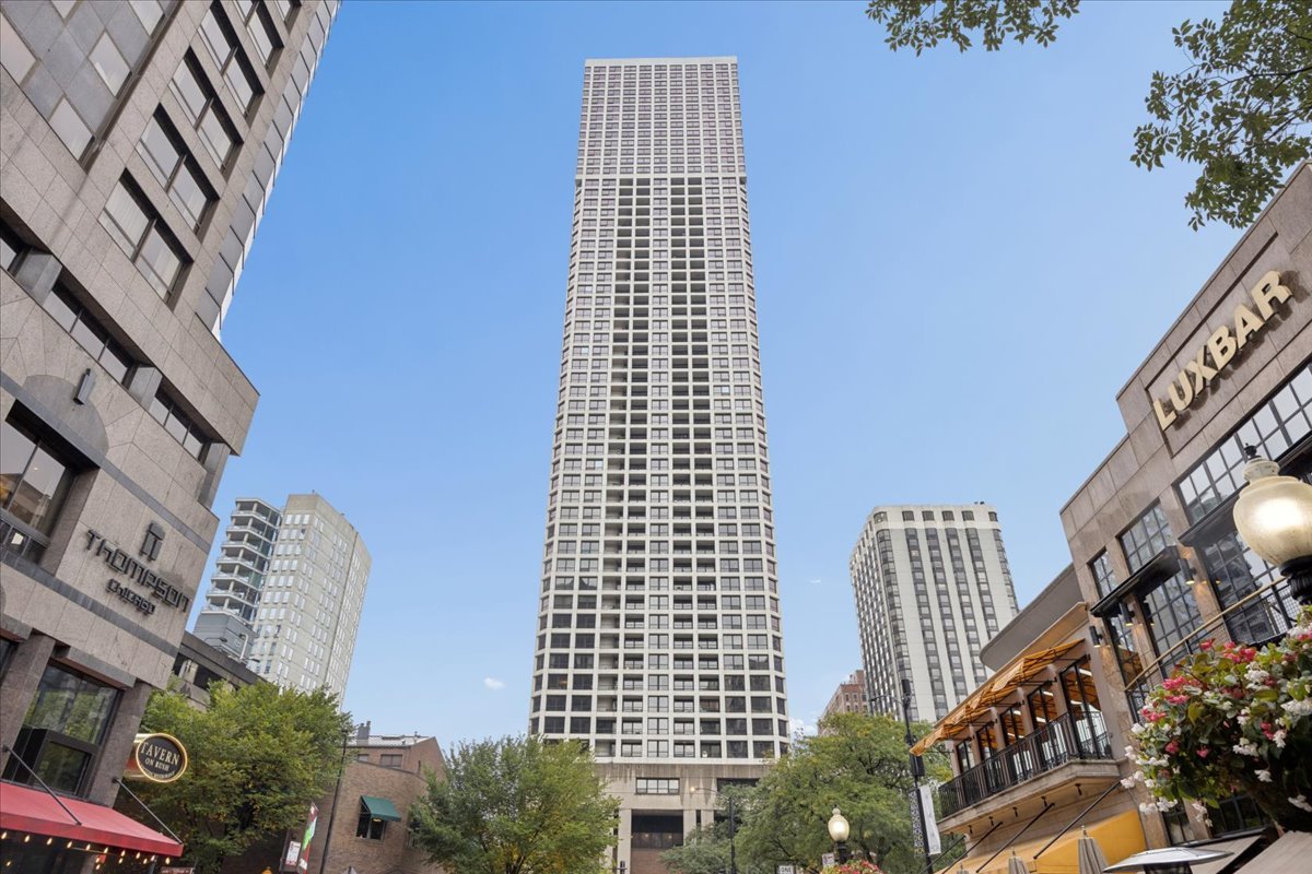 1030 N STATE Street Unit: 9B