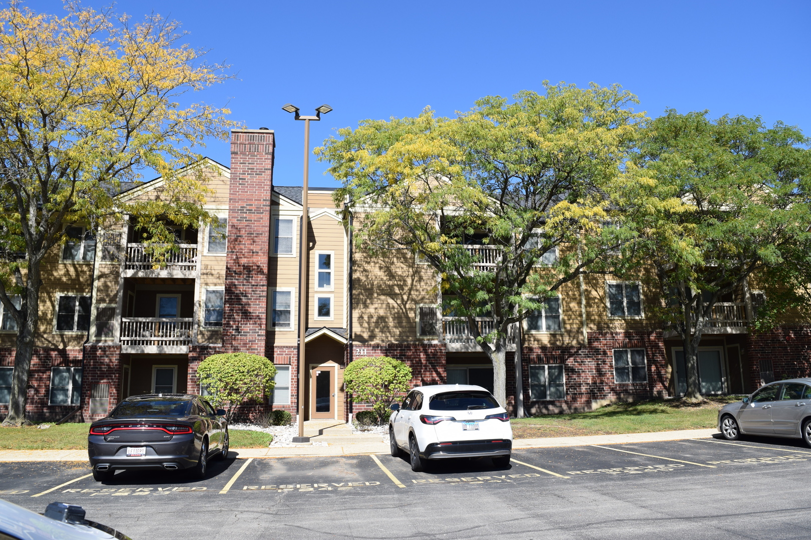 211 GLENGARRY Drive Unit: 205