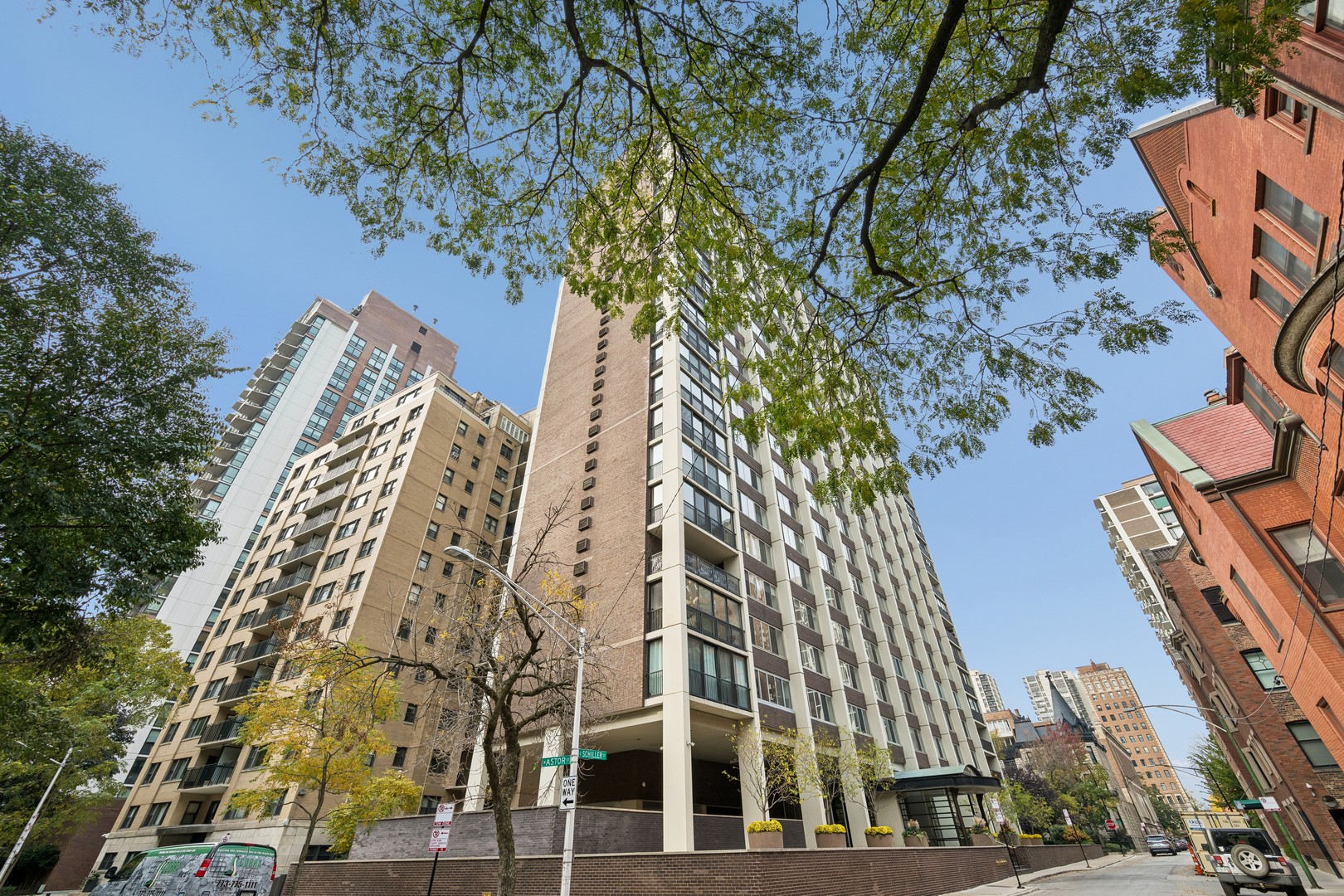 1 E Schiller Street Unit 20c