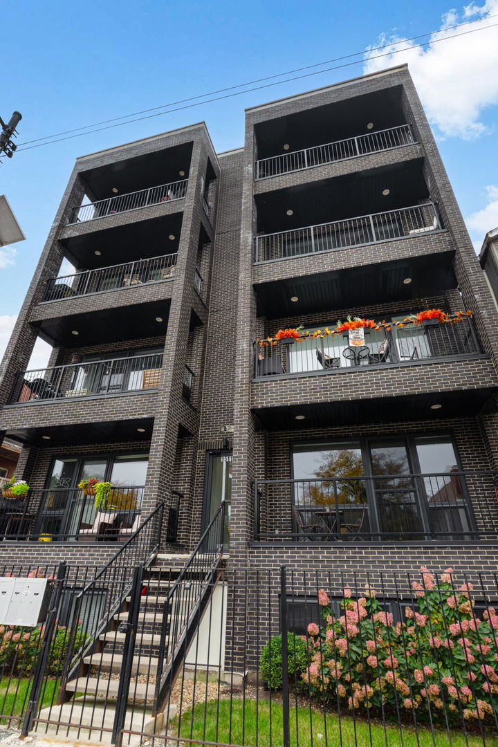 1511 W Irving Park Road Unit 4w