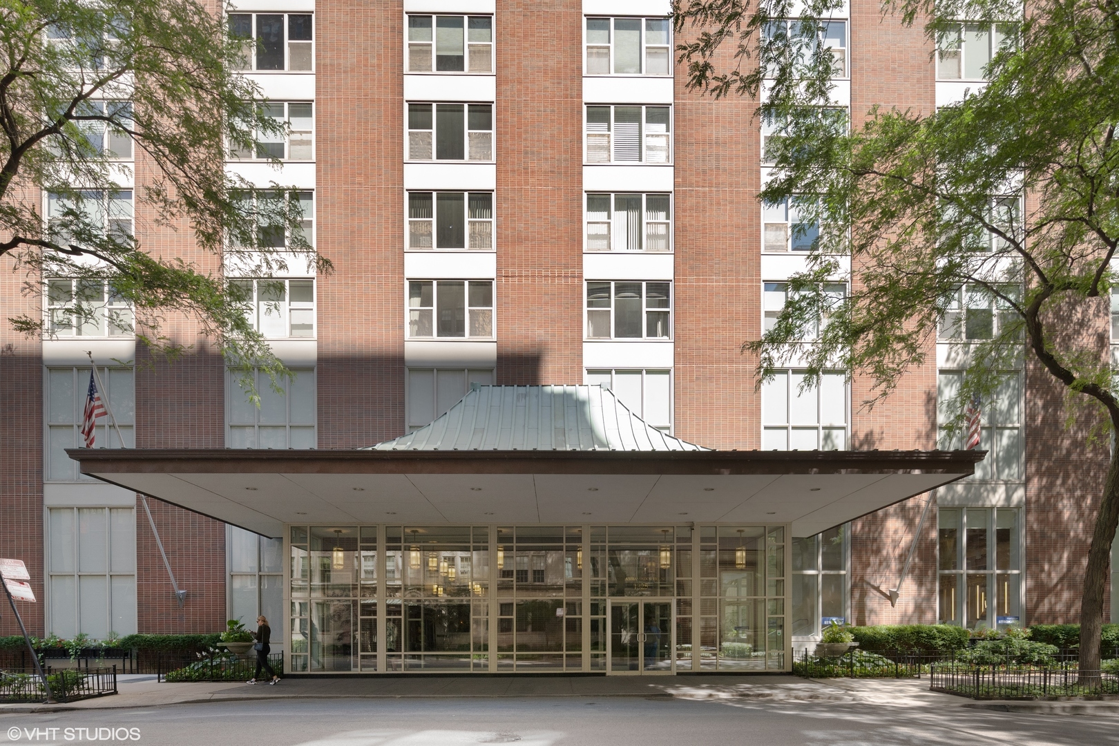 1325 N State Parkway Unit 17b
