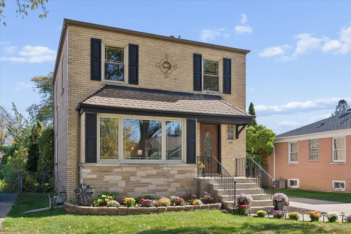1931 Hull Avenue