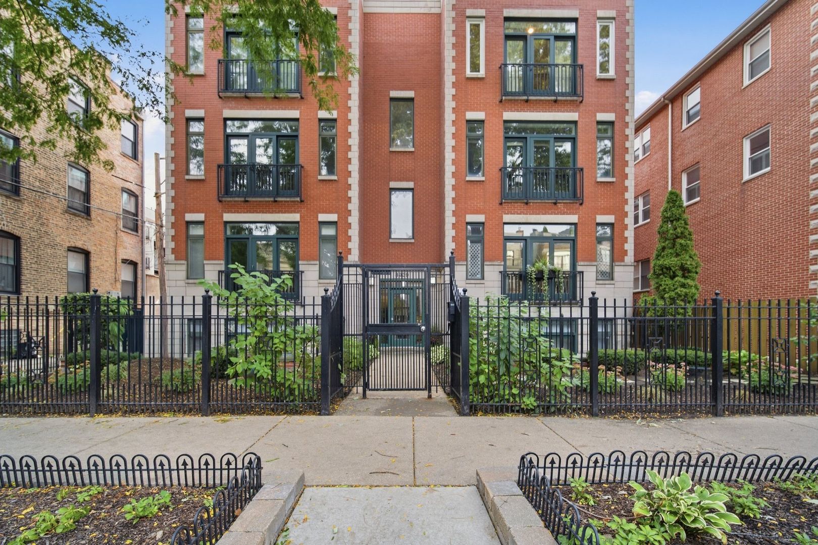 3939 N Greenview Avenue Unit: GN