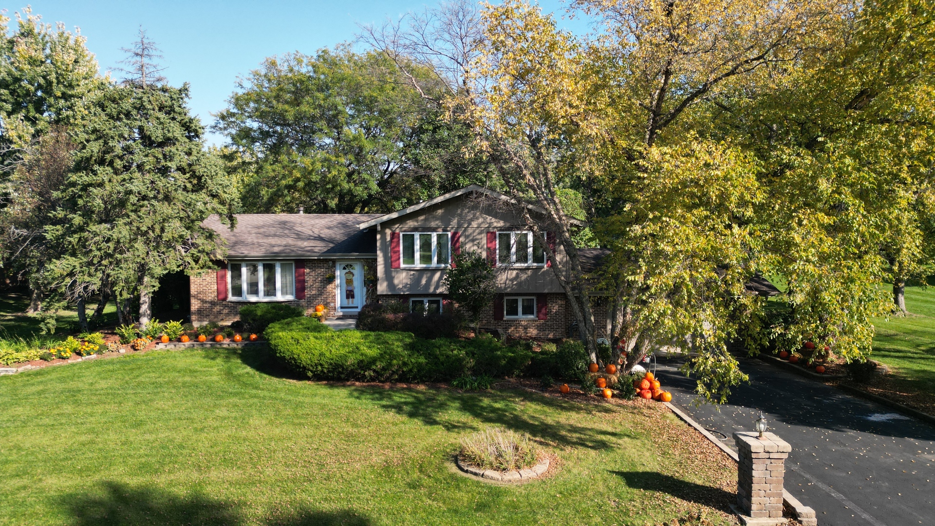 14423 S Stately Oaks Circle