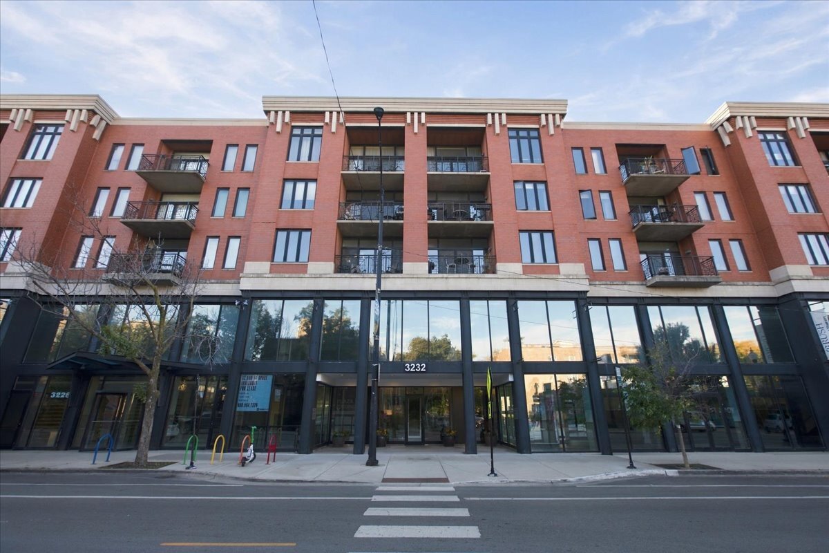 3232 N Halsted Street Unit D406
