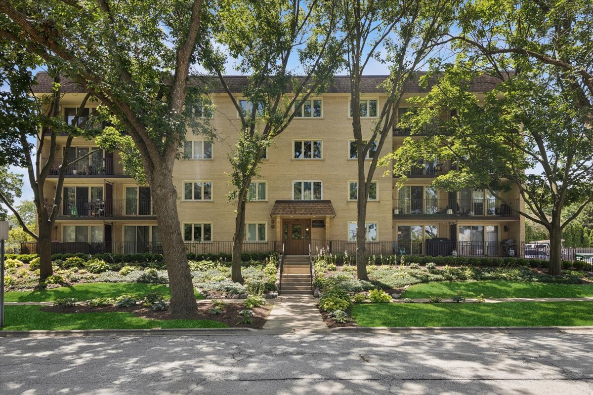 225 E Wing Street Unit 201