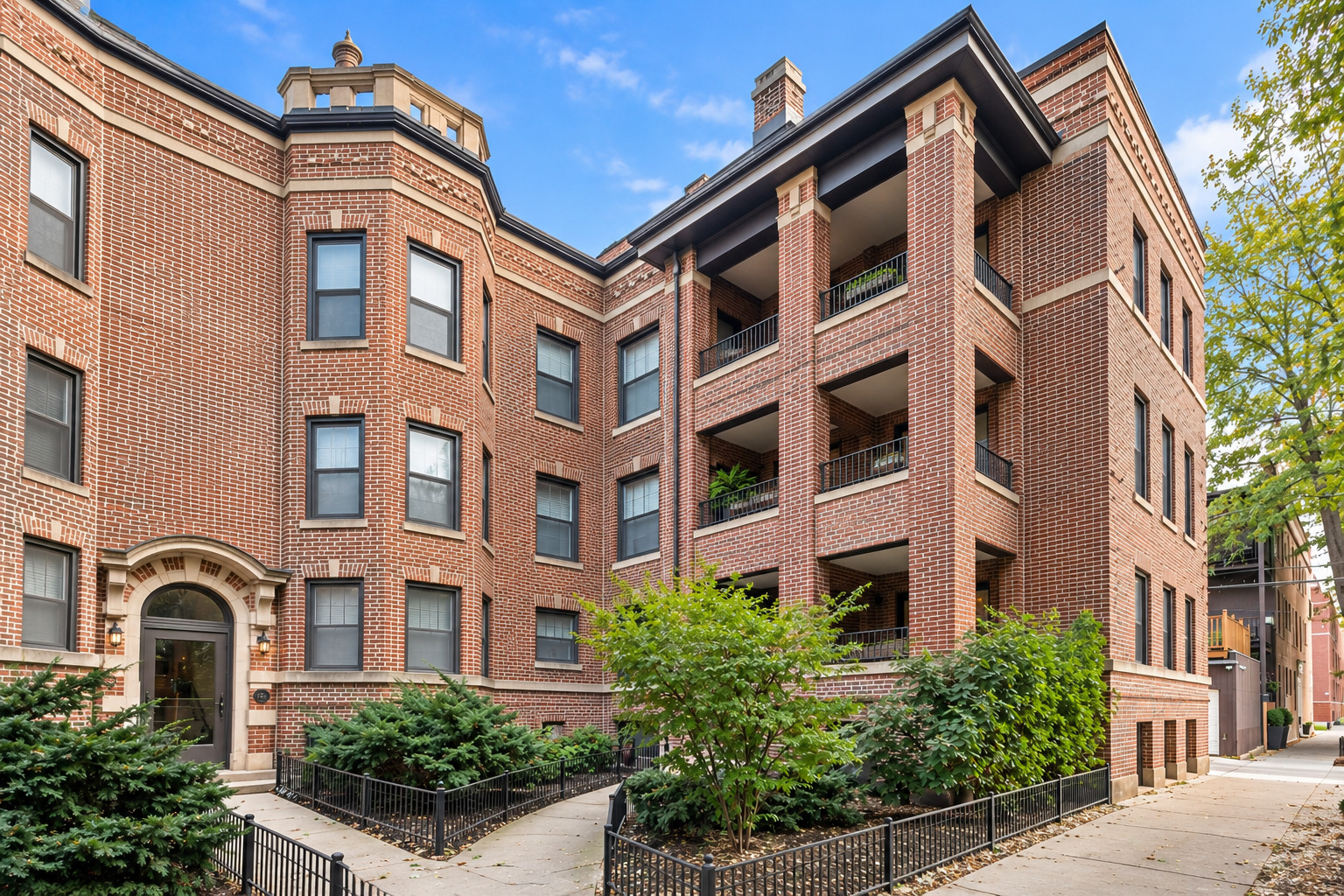 914 W Schubert Avenue Unit: 1