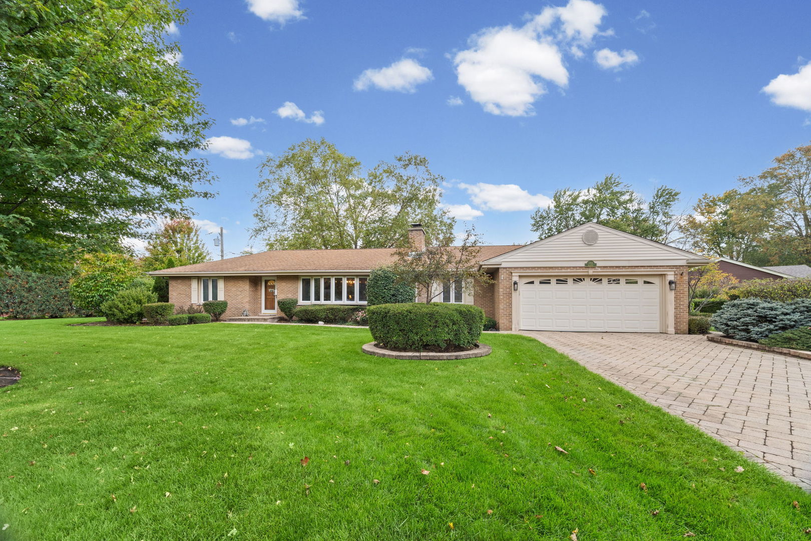 1102 W Burgoyne Road