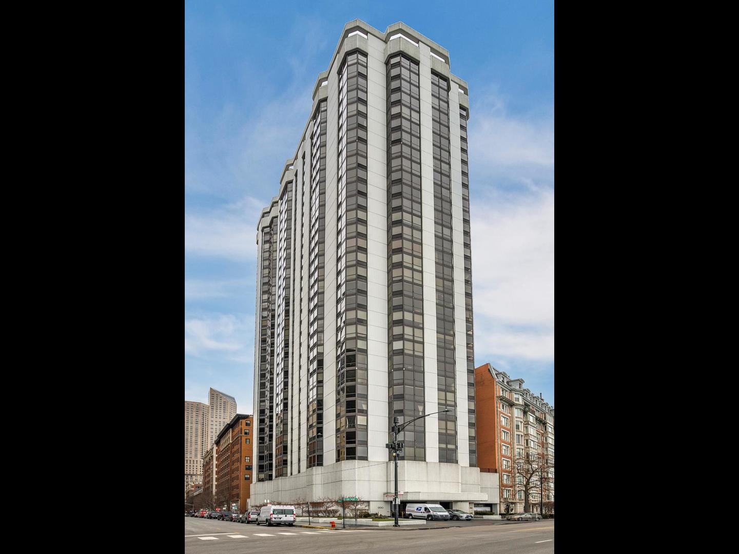 990 N Lake Shore Drive Unit: 8A