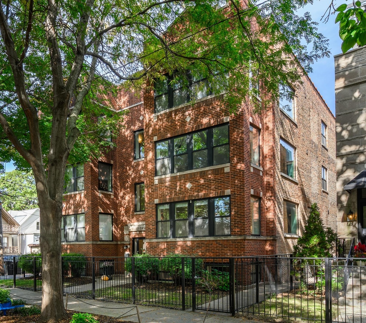 1740 W Catalpa Avenue Unit 1e