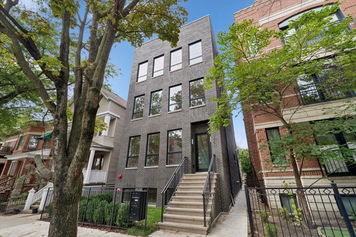 3820 N Damen Avenue Unit 2