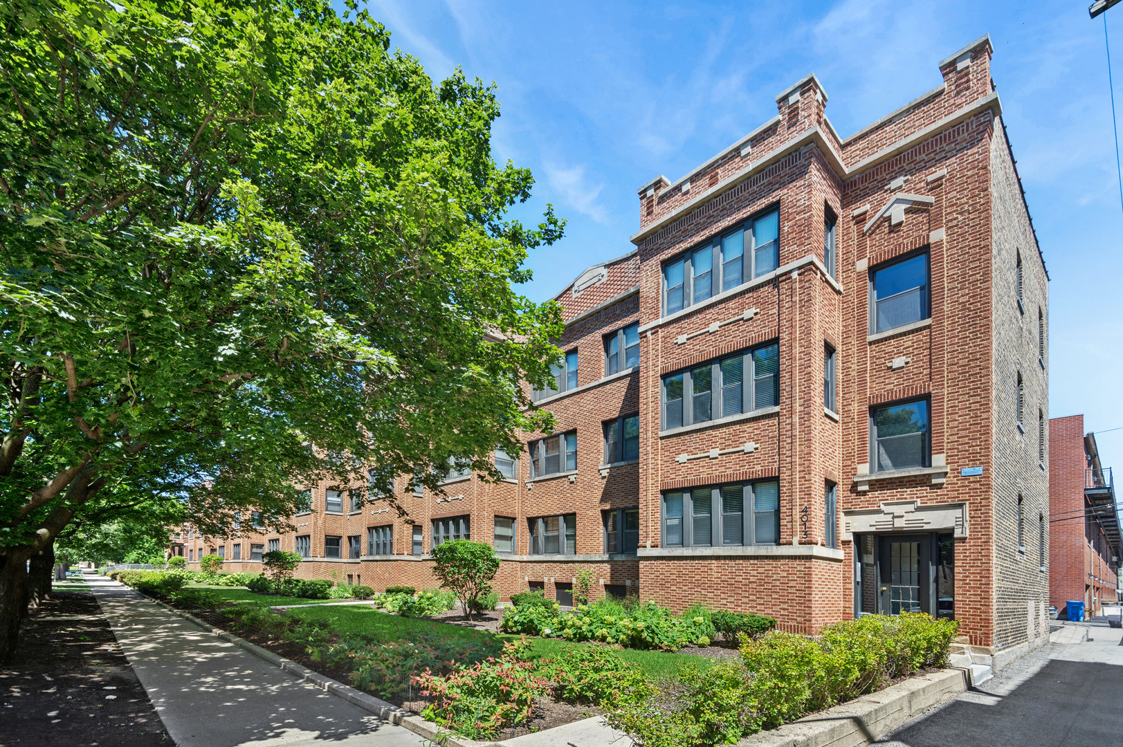 4013 N Southport Avenue Unit 2