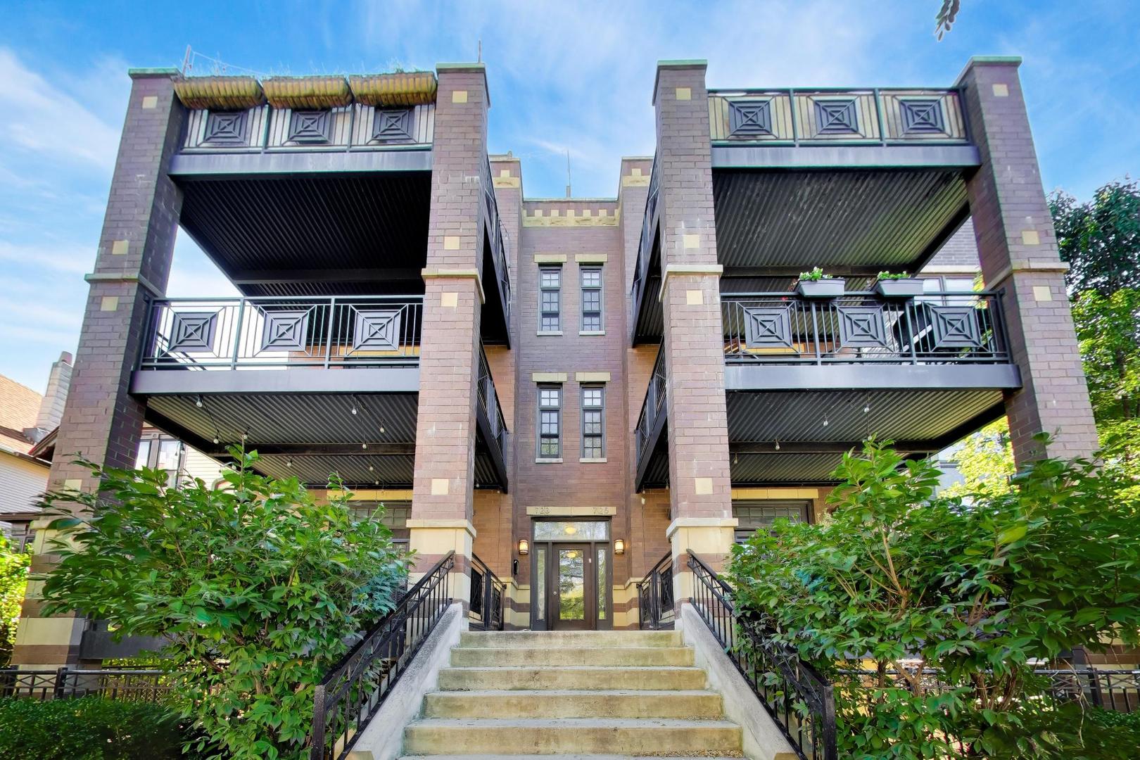 725 W Diversey Parkway Unit: 3W