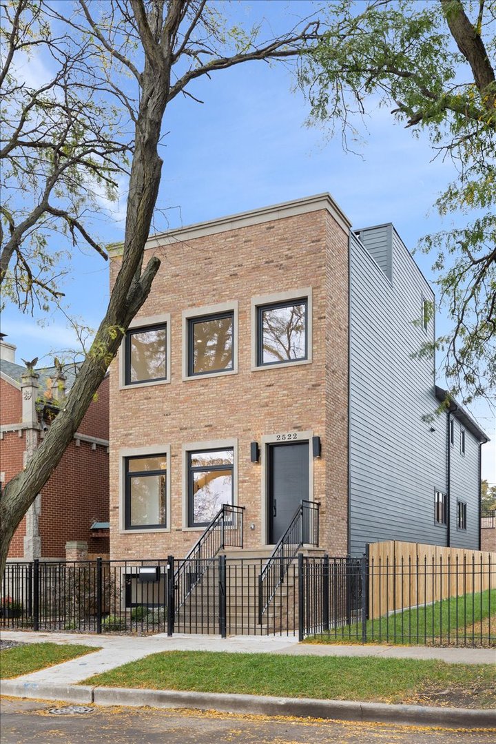 2522 W Huron Street