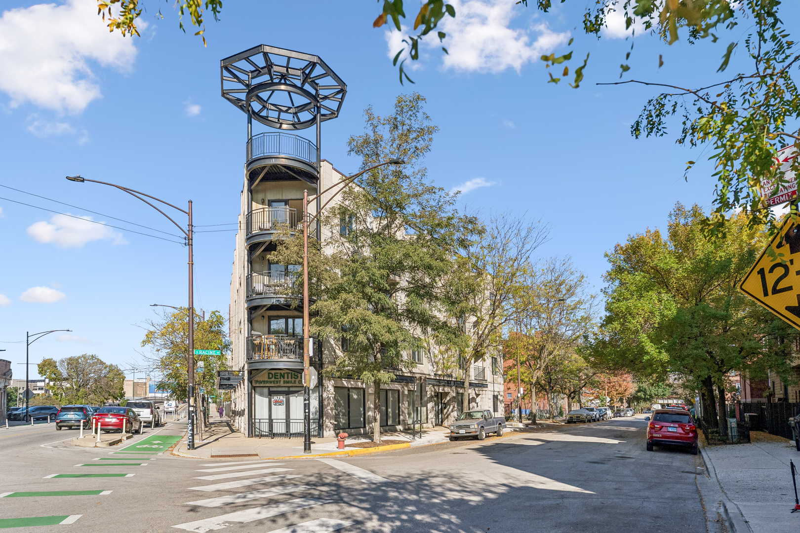 875 N Milwaukee Avenue Unit 2s