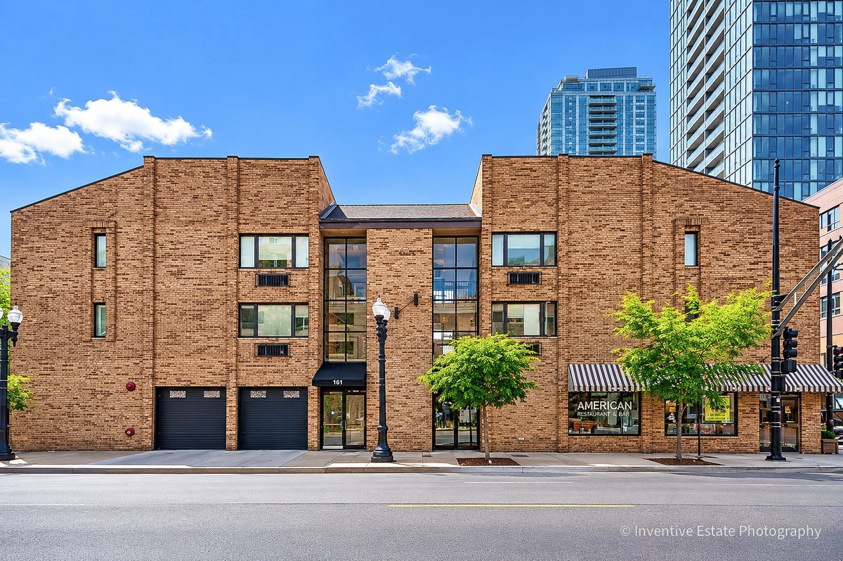 163 W Division Street