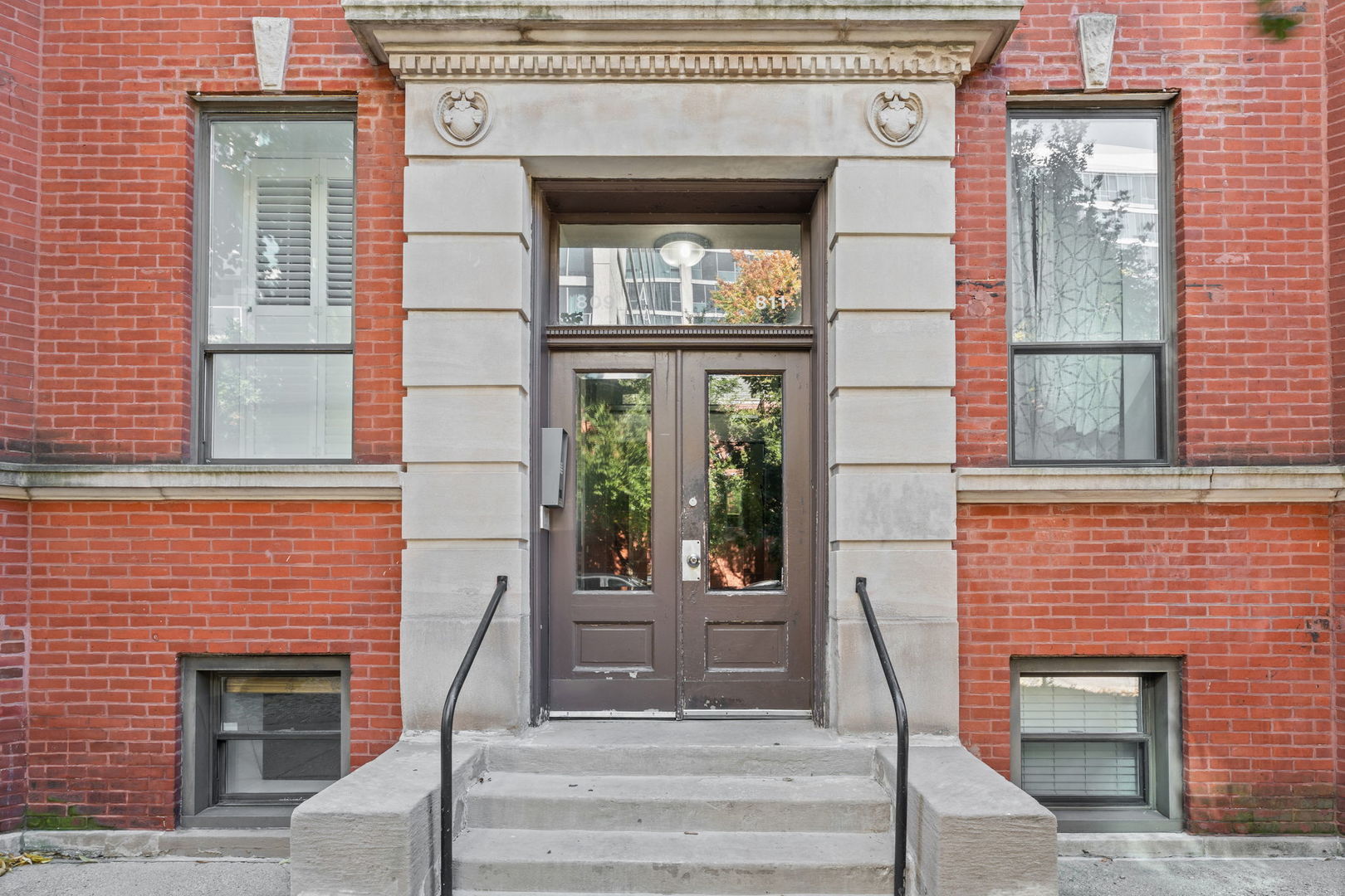 809 W Bradley Place Unit G