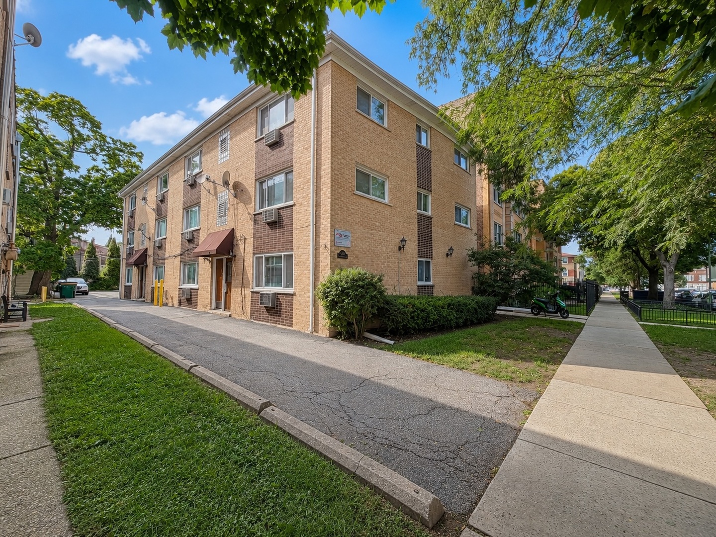 4306 N Keystone Avenue Unit 303