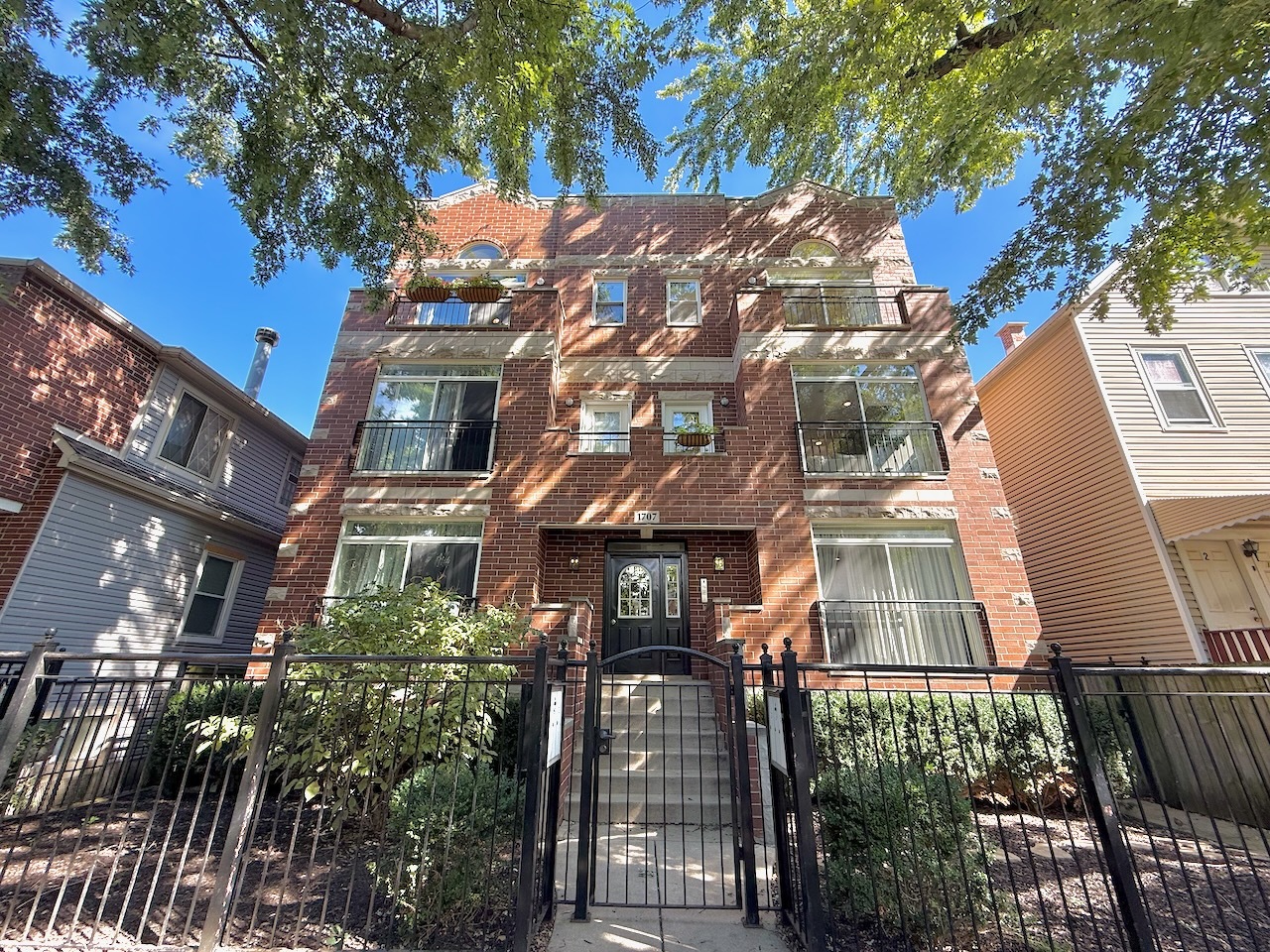 1707 N Artesian Avenue Unit 3n