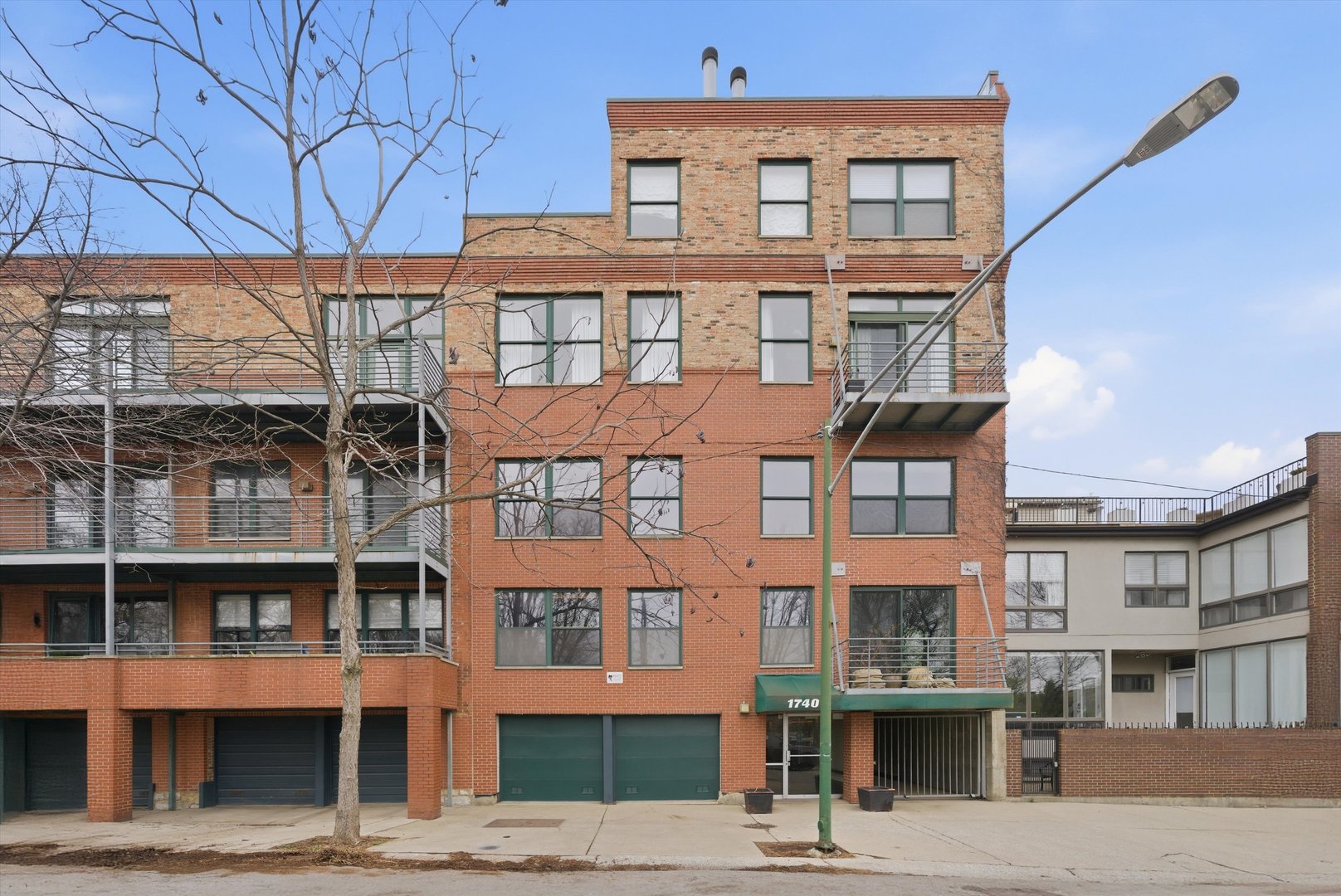 1740 N Marshfield Avenue Unit 8