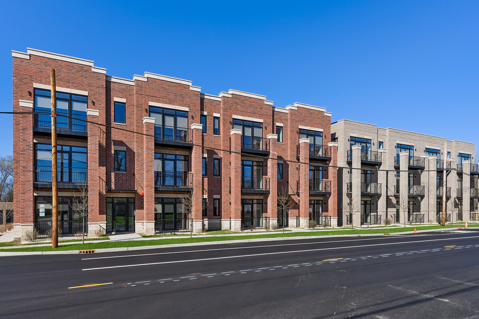 800 E Irving Park Road Unit: 2E