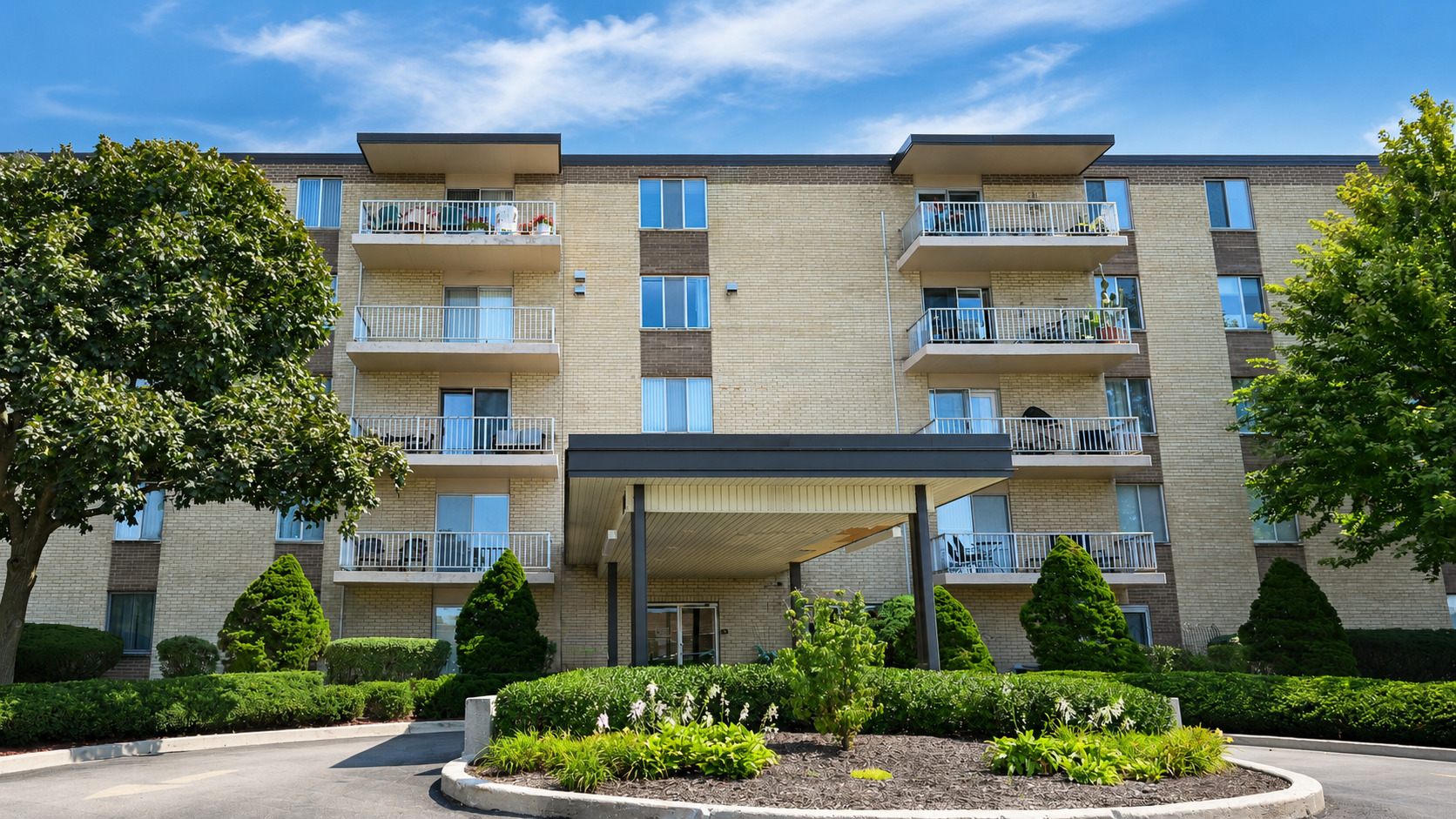 110 W Butterfield Road Unit 307s