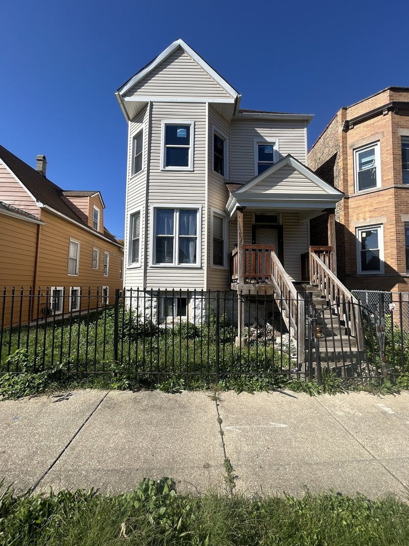 414 N Lawler Avenue