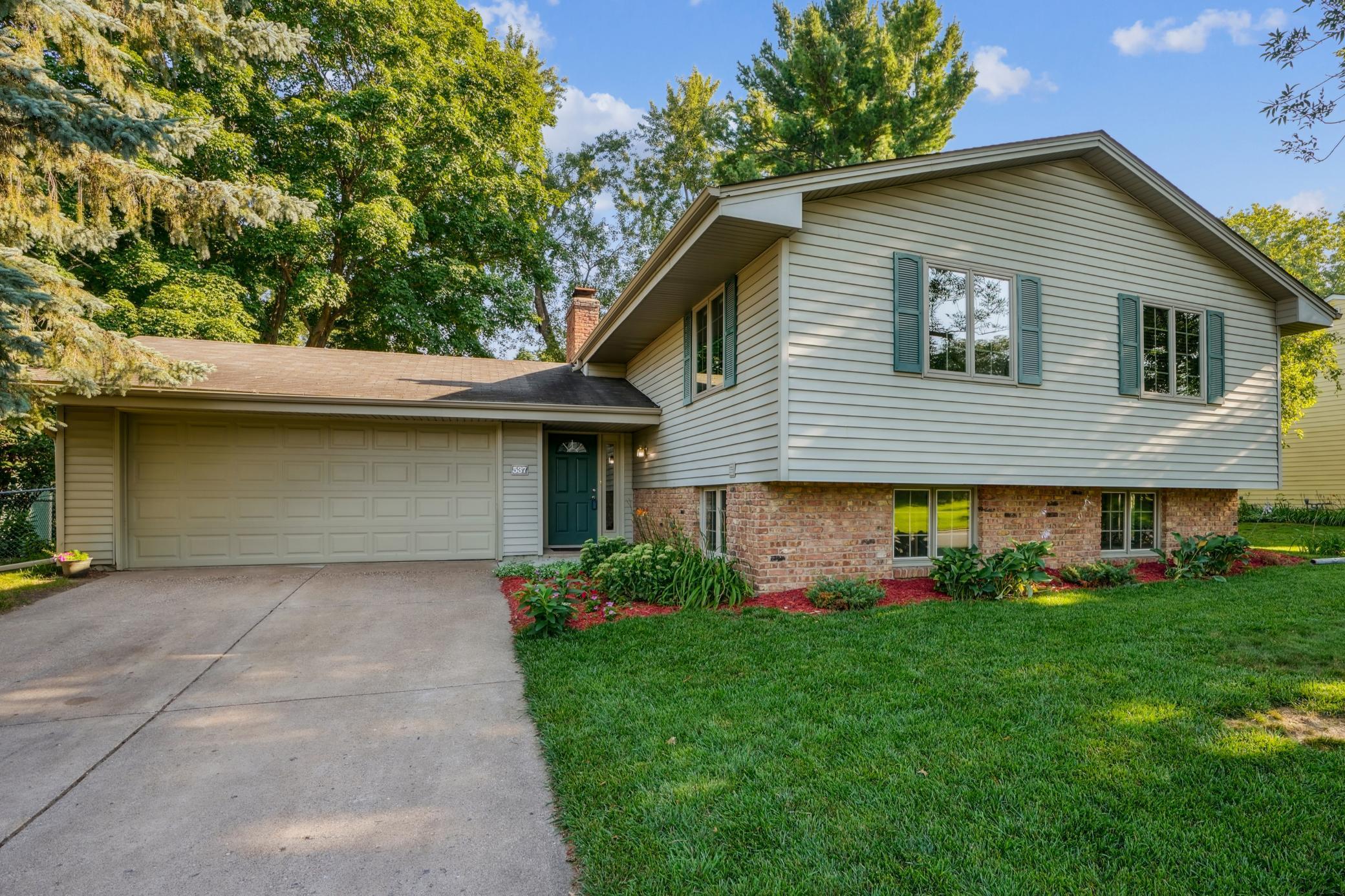 537 Woodhill Drive
