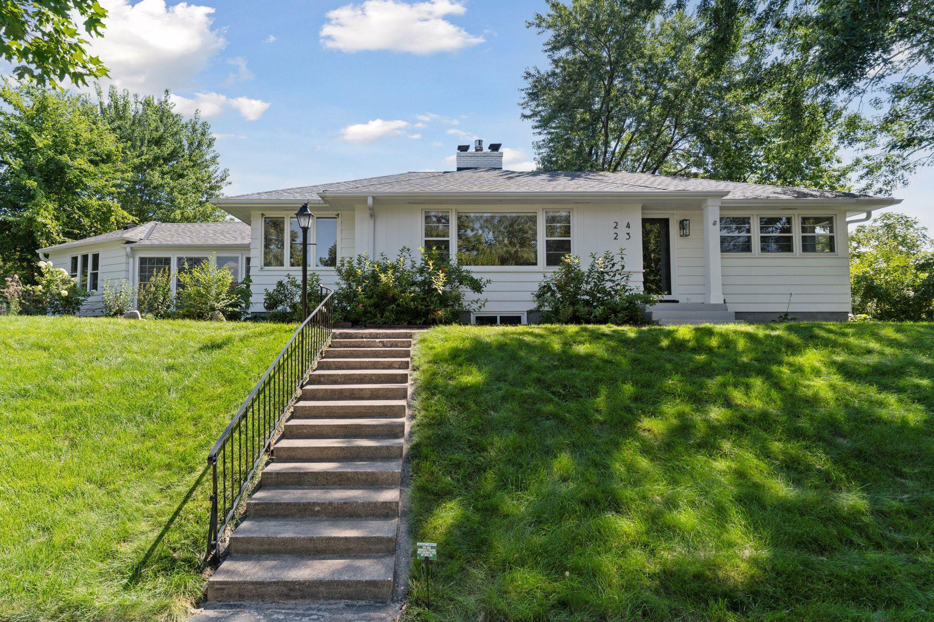 2423 Mount View Avenue
